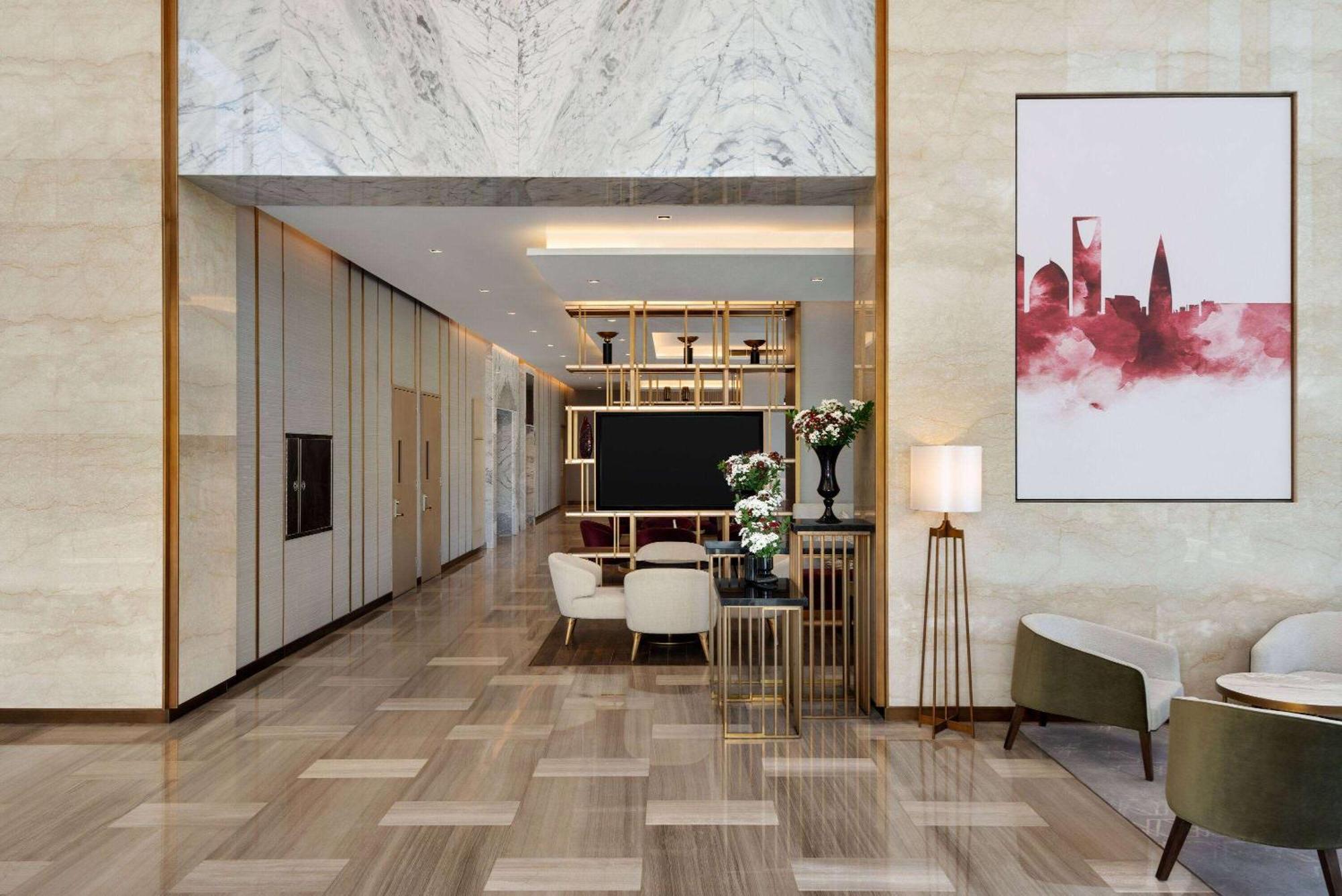 Ramada By Wyndham Riyadh King Fahd Road Exterior foto The lobby of the hotel